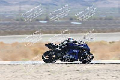 media/Oct-05-2025-CVMA (Sun) [[beeef4f201]]/Race 10-Formula Lightweight Twins Shootout/